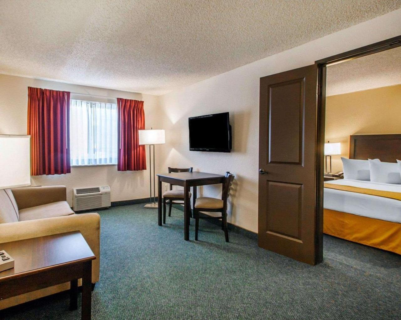 Quality Inn & Suites Springfield Exteriér fotografie