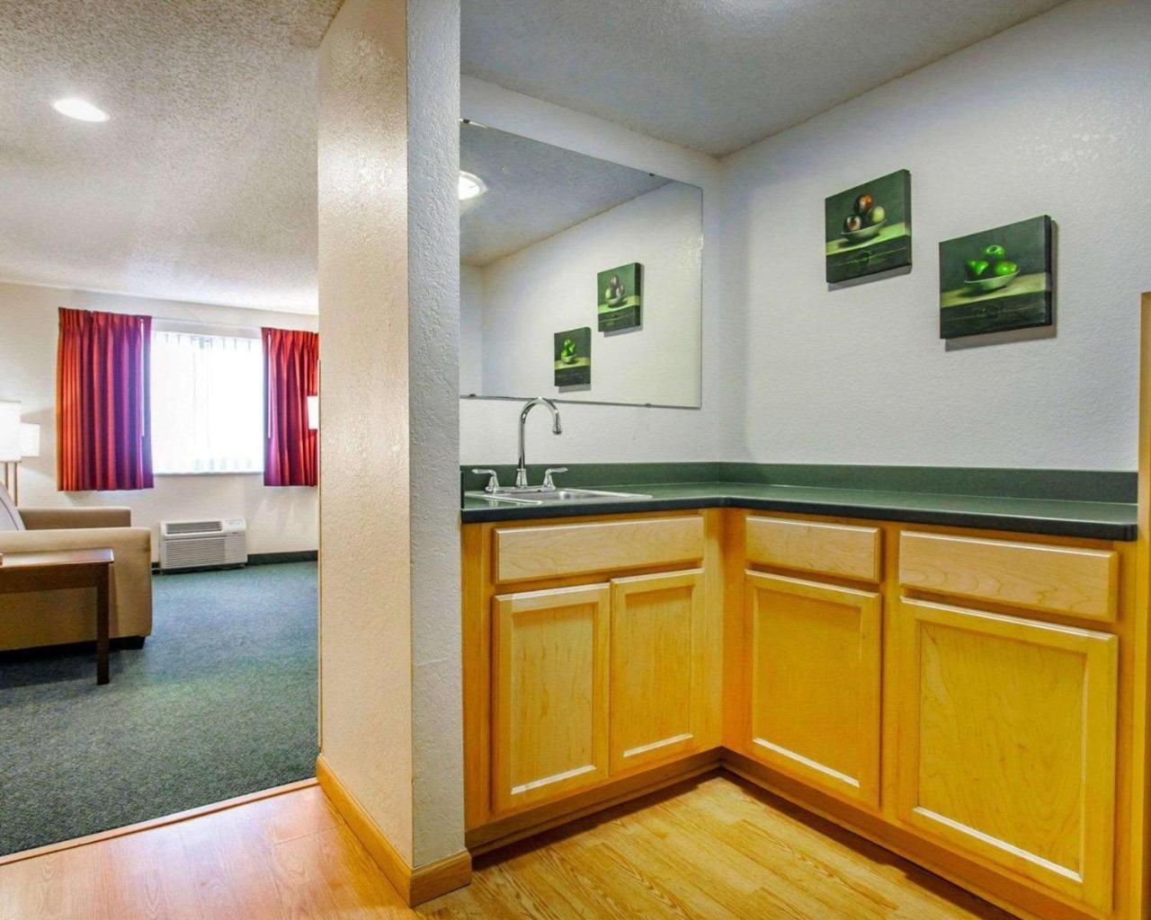 Quality Inn & Suites Springfield Exteriér fotografie