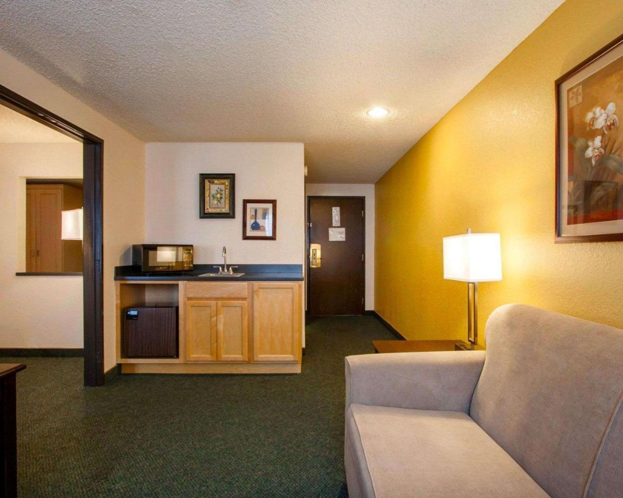 Quality Inn & Suites Springfield Exteriér fotografie