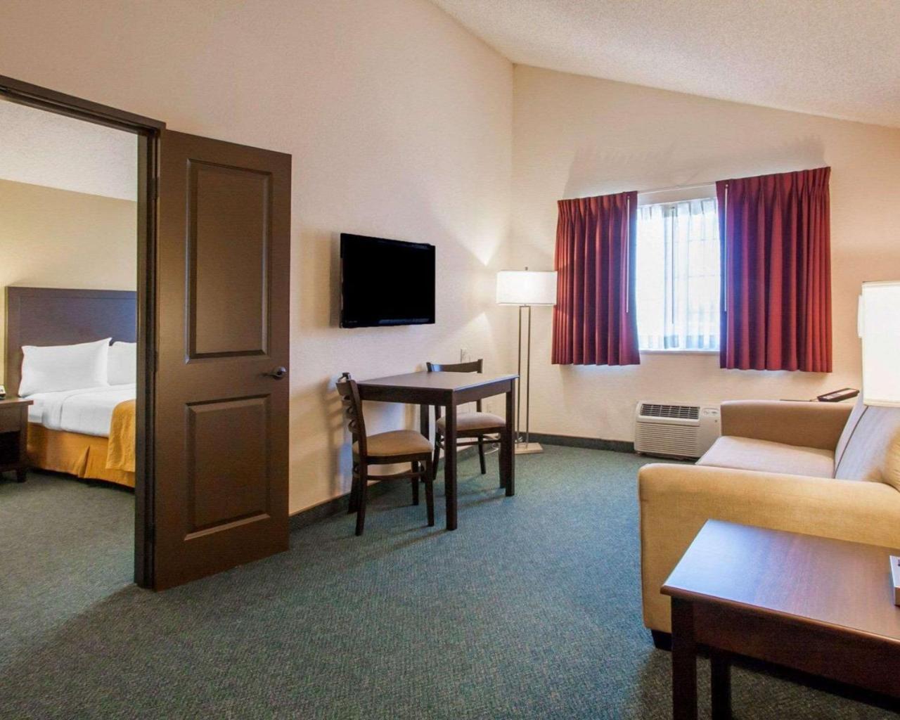 Quality Inn & Suites Springfield Exteriér fotografie