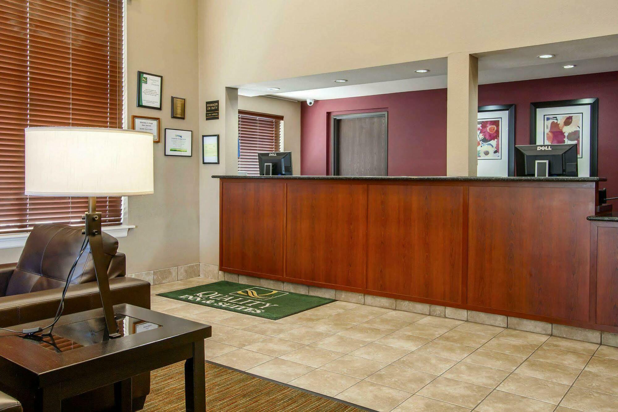Quality Inn & Suites Springfield Exteriér fotografie
