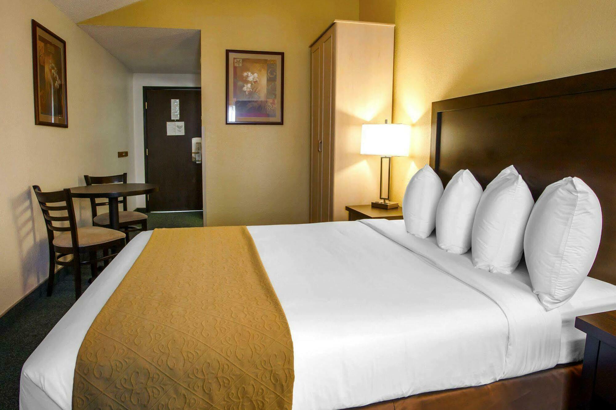 Quality Inn & Suites Springfield Exteriér fotografie